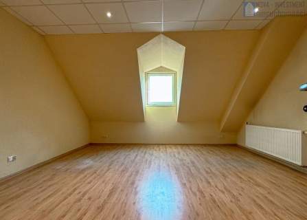 Biura 20-140m2 c.o w cenie Karolinki parking