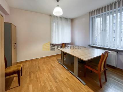 Przestronny lokal 121m2 z ogrodem zimowym - Wola