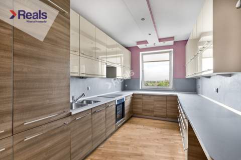 3 pokoje oddzielna kuchnia apartamentowiec Stegny