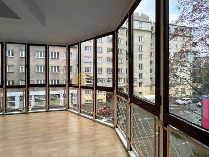 Przestronny lokal 121m2 z ogrodem zimowym - Wola