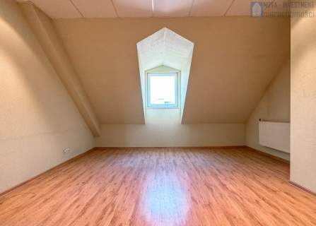 Biura 20-140m2 c.o w cenie Karolinki parking