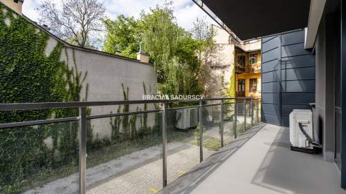 Biurowiec okolica Galerii krakowskiej