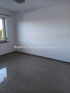 Nowoczesny dom z basenem