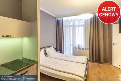 Trzy apartamenty z kuchniami i łazienkami/Salwator