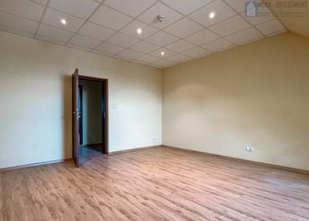 Biura 20-140m2 c.o w cenie Karolinki parking