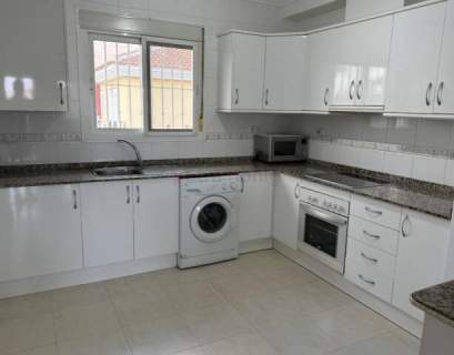 Apartament w Hiszpanii z prywatnym solarium i basenem