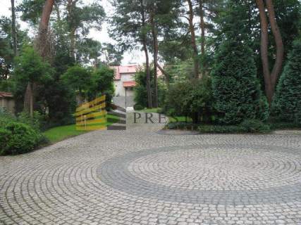 Luksusowa rezydencja z duzym ogrodem