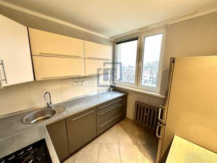 2 pokoje Balkon 2 piwnice Osobna kuchnia