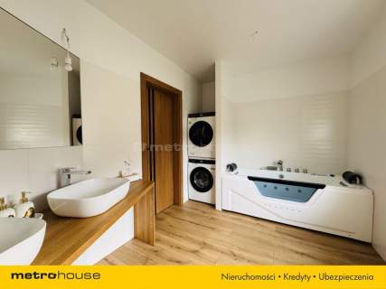 Nowoczesny dom klasy premium w zielonej okolicy