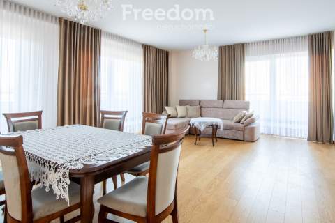 Apartament z trzema balkonami i garażem podziemnym