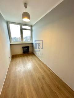 2 pokoje Balkon 2 piwnice Osobna kuchnia