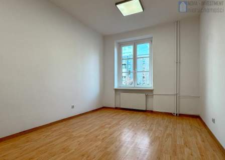 Biura 20-140m2 c.o w cenie Karolinki parking