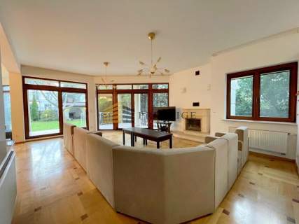Luxury finished house perfect location