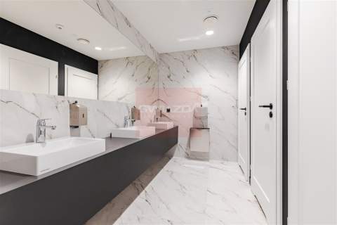 Nieruchomość komercyjna do wynajęcia, 154 m2, Warszawa