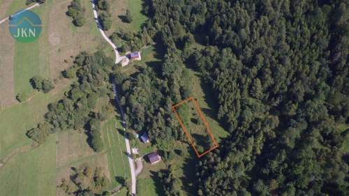 Działka rolna o pow. 806 m w otoczeniu lasu