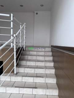 Przestronny lokal usługowy w centrum handlowym