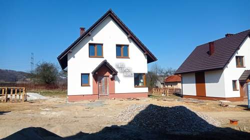 Dom wolnostąjący, 4 pok., 4 ar działka- Pisary