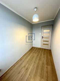 2 pokoje Balkon 2 piwnice Osobna kuchnia