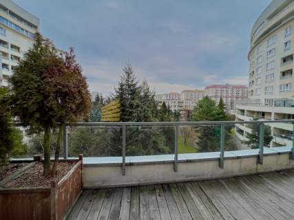 Apartament z tarasem Kameralne osiedle