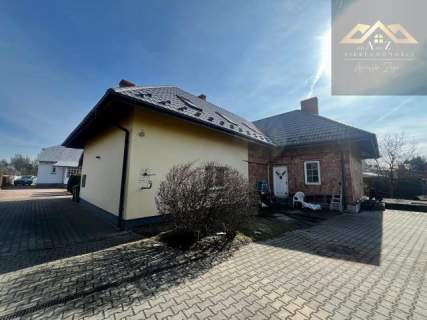 Przestronny dom w stanie deweloperskim blisko miasta