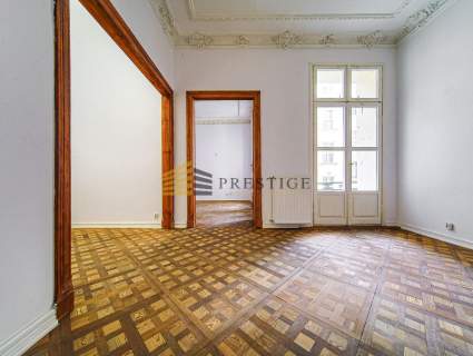Lokal/mieszkanie w zdobionej kamienicy - Centrum