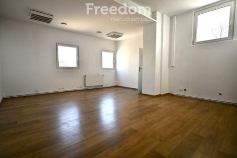 Funkcjonalny lokal biurowy przy Promenadzie
