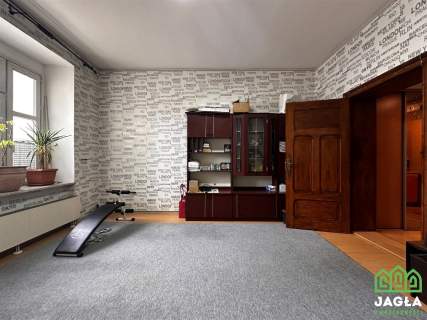 3 pokoje na parterze kamienicy z pięknym patio