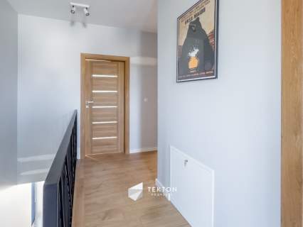 Dwupoziomowe   Taras   Ogródek   Wysoki standard