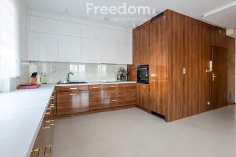 Apartament z trzema balkonami i garażem podziemnym