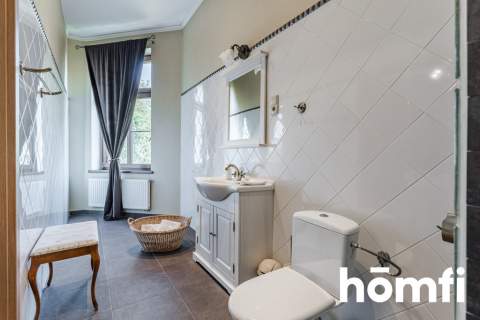 Wyjątkowy pałac hotel z dwoma stawami