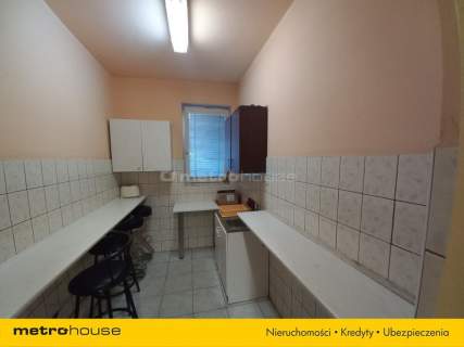 900m od WKD obiekt biurowo-magazynowy 180 m2