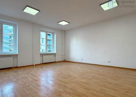 Biura 20-140m2 c.o w cenie Karolinki parking