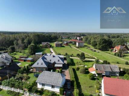 Przestronny dom w stanie deweloperskim blisko miasta