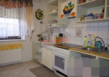 TURAWA/Rzędów/Dom do zamieszkania na 11a działce 