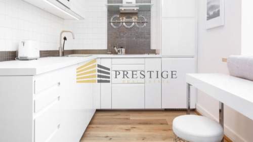 Klimatyczny 3 pokojowy apartament z historią