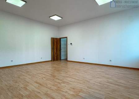 Biura 20-140m2 c.o w cenie Karolinki parking