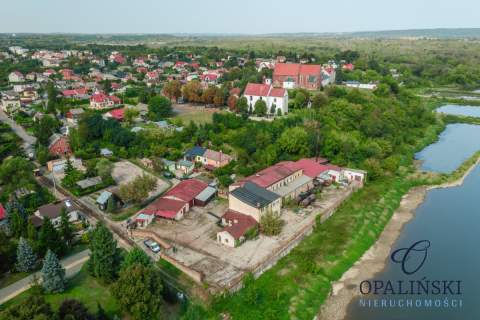 Działka z budynkami pod inwestycję nad Wisłą 