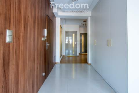 Apartament z trzema balkonami i garażem podziemnym