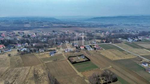 DZIAŁKA Z ROZPOCZĘTĄ BUDOWĄ DOMU POD LIWOCZEM, BRZYSKA, 18,65AR