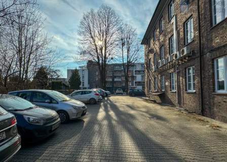 Biura 20-140m2 c.o w cenie Karolinki parking