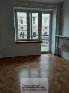 Mieszkanie w przedwojennej kamienicy-Centrum W-wy.