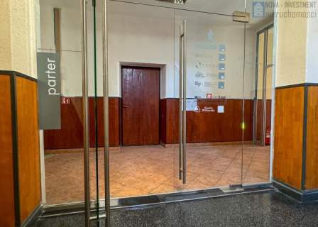 Biura 20-140m2 c.o w cenie Karolinki parking