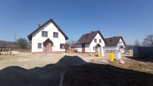 Dom wolnostąjący, 4 pok., 4 ar działka- Pisary
