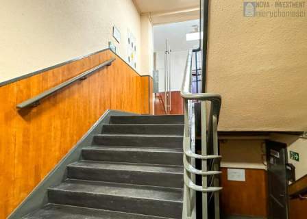 Biura 20-140m2 c.o w cenie Karolinki parking
