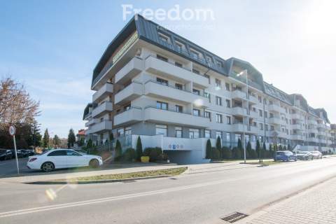 Apartament z trzema balkonami i garażem podziemnym