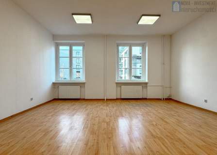 Biura 20-140m2 c.o w cenie Karolinki parking