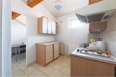 Budynek usługowo-mieszkalny 760m2 garaż