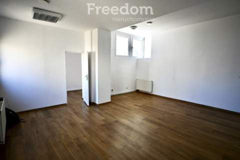 Funkcjonalny lokal biurowy przy Promenadzie