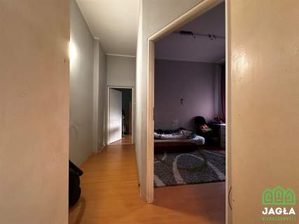 3 pokoje na parterze kamienicy z pięknym patio