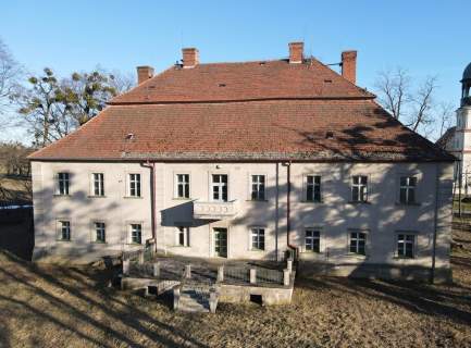 Na wynajem Barokowy Dwór Biskupice, Opolskie.